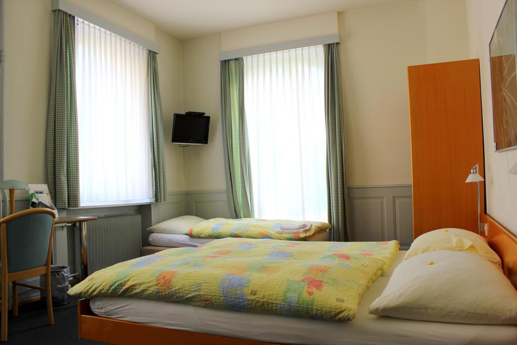 Hotel Muenchnerhof Basel Bagian luar foto